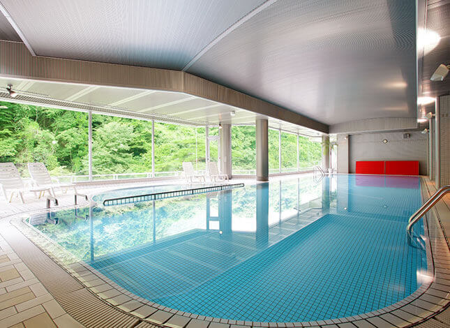 温水プール