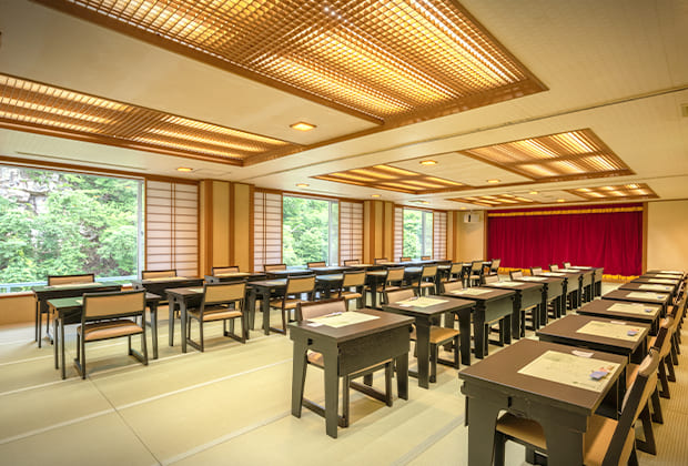 中宴会場「羽衣」